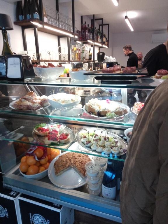 Jedlo v ubytovaní bed & breakfast alebo blízkom okolí