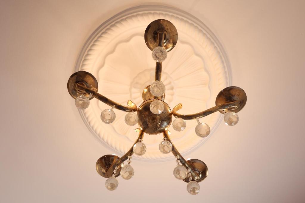 Eagles Pyramids View - 11