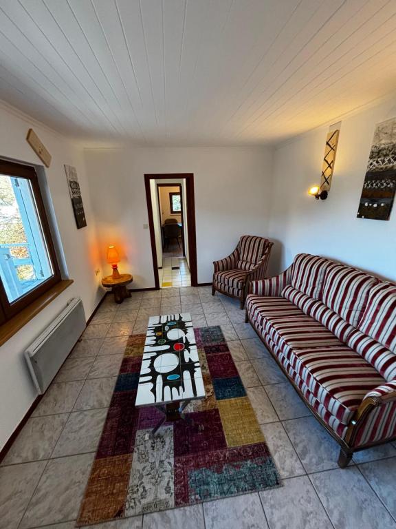 Posezení v ubytování Tunnel house