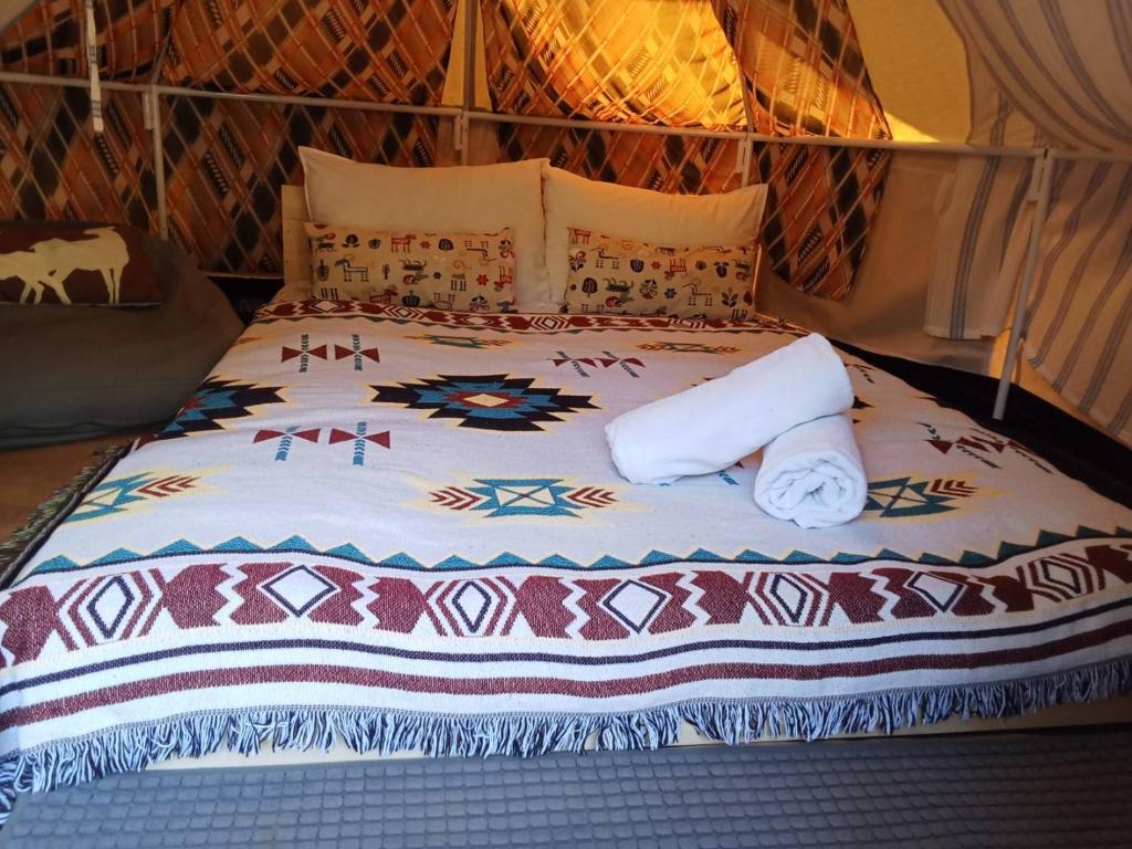 Postel nebo postele na pokoji v ubytování Brookhouse & Glamping