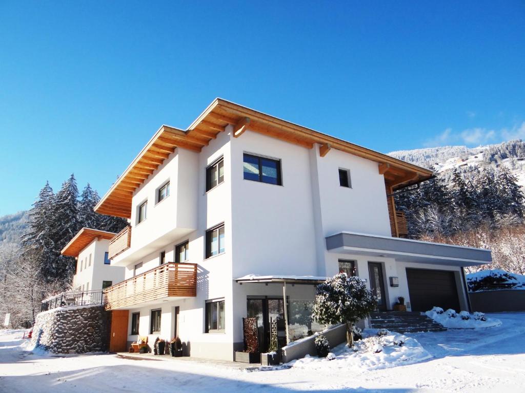 Výhľad na hory alebo výhľad na hory priamo z apartmánu