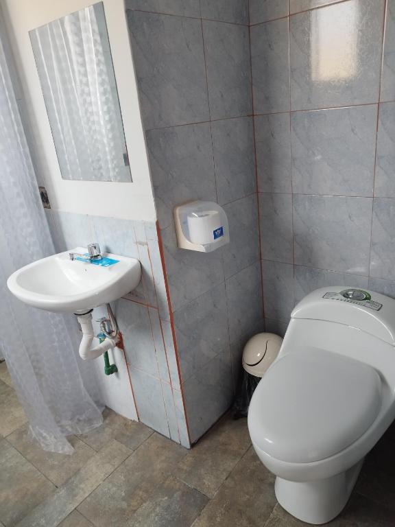 Koupelna v ubytování Hostal Terranova Quitumbe