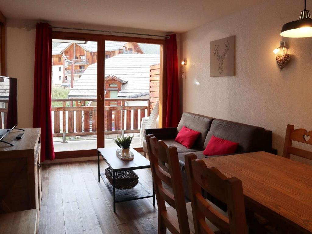 Appartement skis aux pieds, piscine, 6 pers. - FR-1-322-661