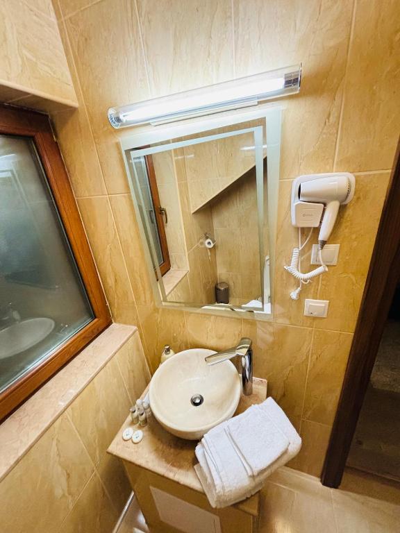 Mellis Boutique - Resim 39