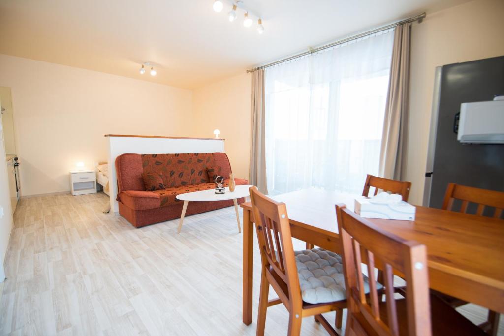 Posezení v ubytování New Cosy Apartment, close to TATRALANDIA and JASNA, parking
