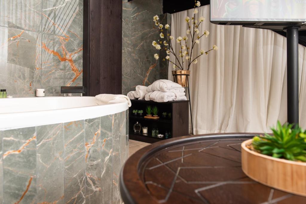 Koupelna v ubytování Jaffa Port TLV Hotel Apartments יפו תל אביב