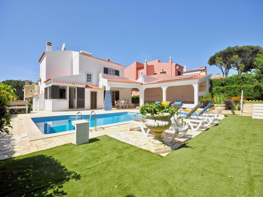 Spacious villa with private pool