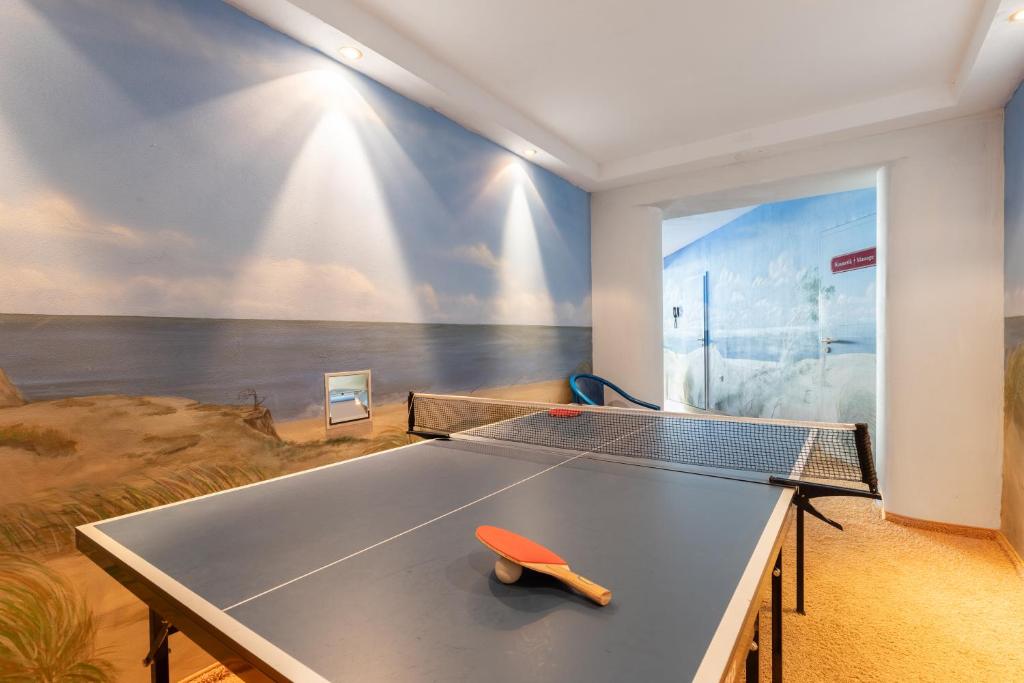 Stolní tenis v ubytování Hotel Klaus Störtebeker nebo okolí
