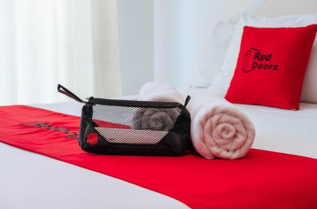 RedDoorz Hostel at Megans Paradisio Beach Resort - Chambre Double Ou Jumelle De Luxe