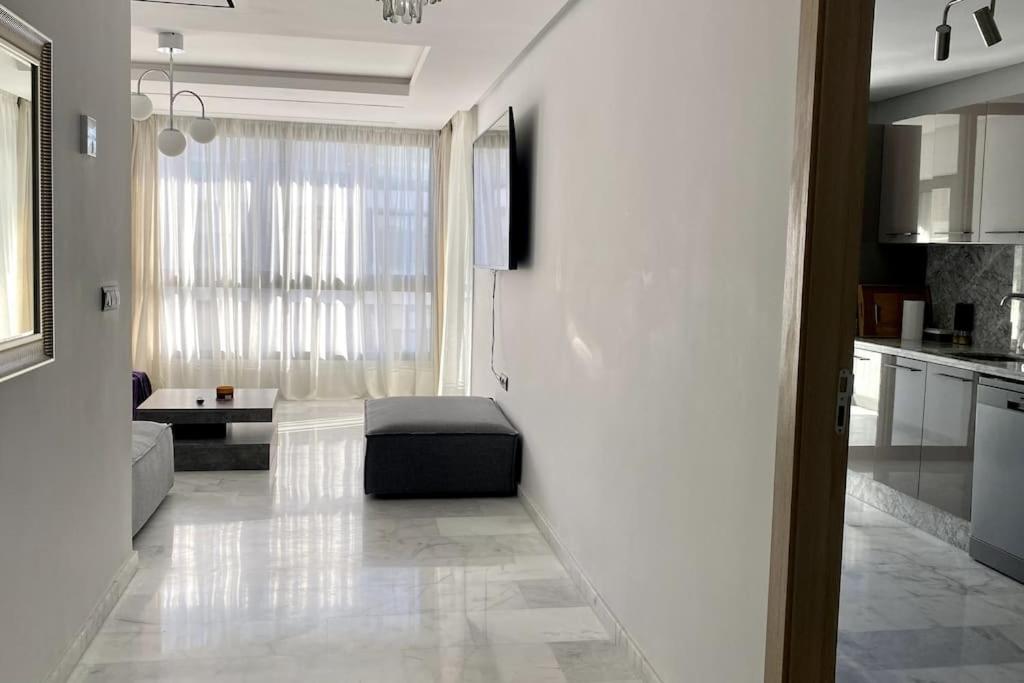 Η κουζίνα ή μικρή κουζίνα στο Appartement en résidence Malabata Hills