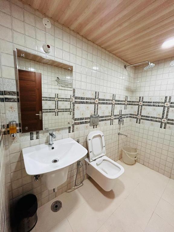 Koupelna v ubytování Yog Maya Regency B&B