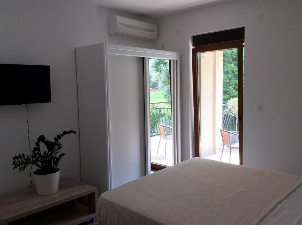 Olive Terrace Apartments 3 - 18