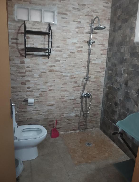 Koupelna v ubytování Gîtes La Troisième Chute