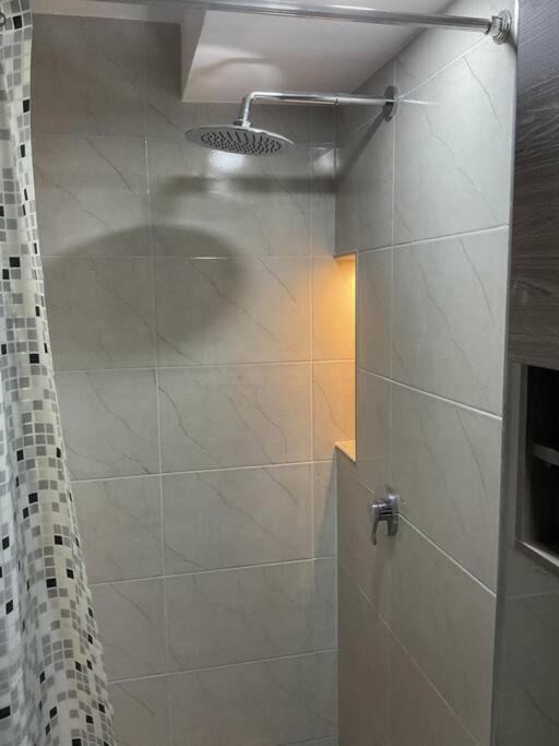 Baðherbergi á Excelente Apartamento Familiar en Sector Residencial