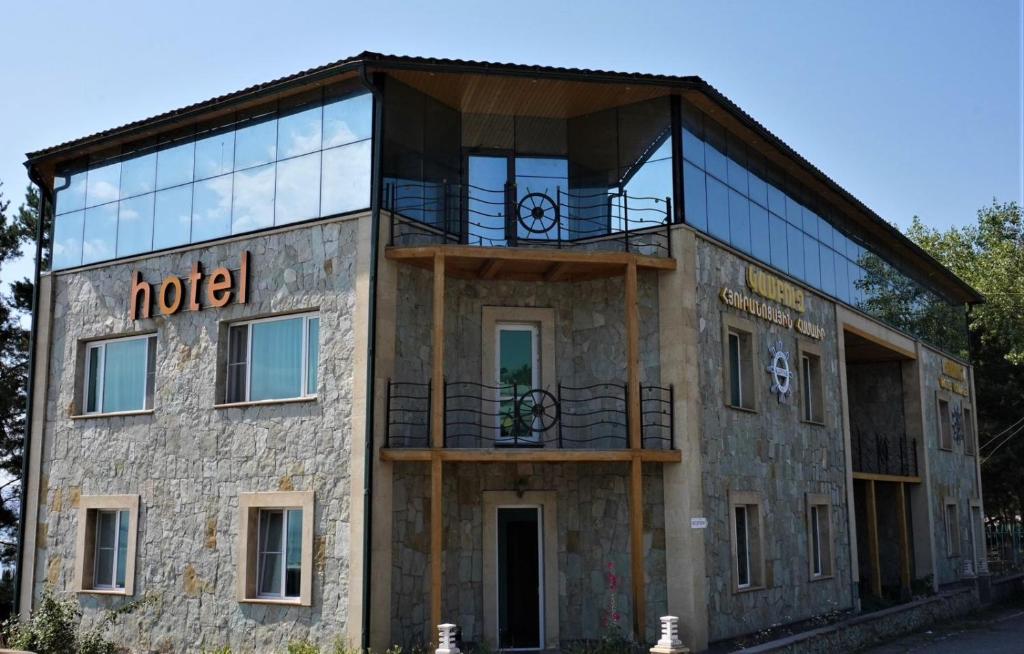 Budova, kde se hotel nachází