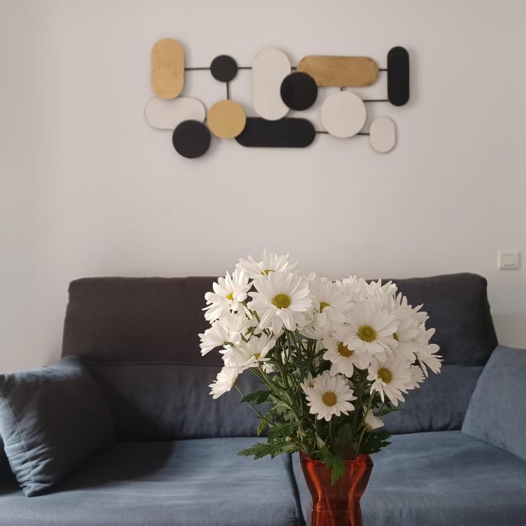 Picasso's Neighbor