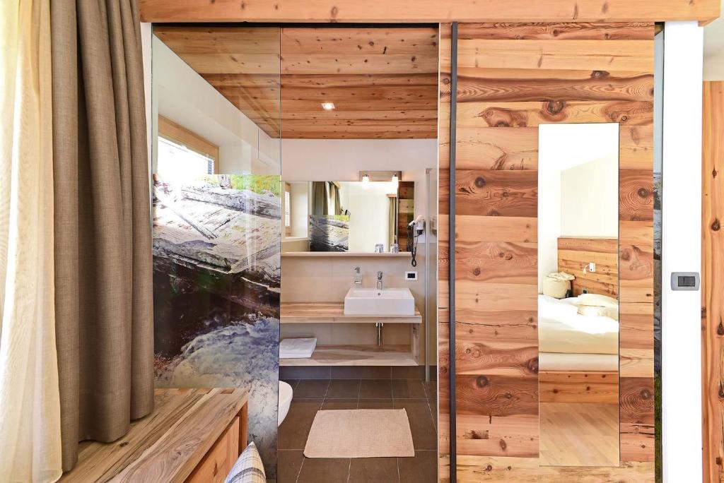 Hotel Naturoase Schwemmerhof - Tweepersoonskamer Met Uitzicht Op De Tuin