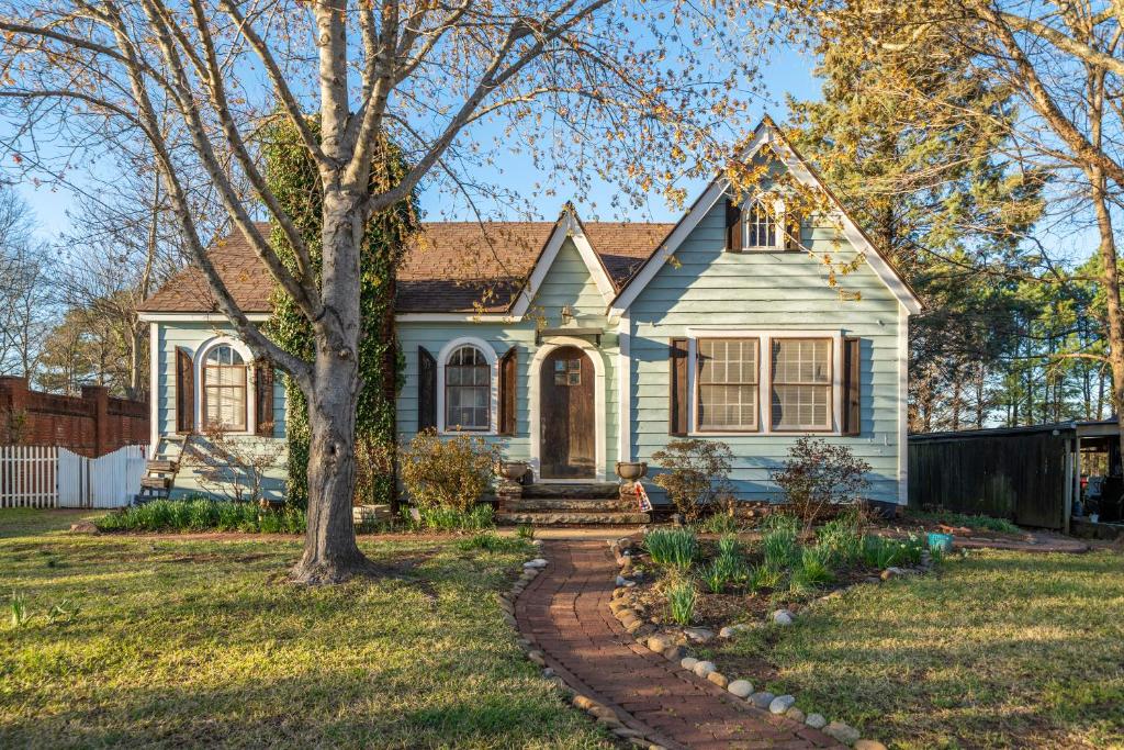 Doras Dutch Cottage Charmer with Swimming Pool - Chalet