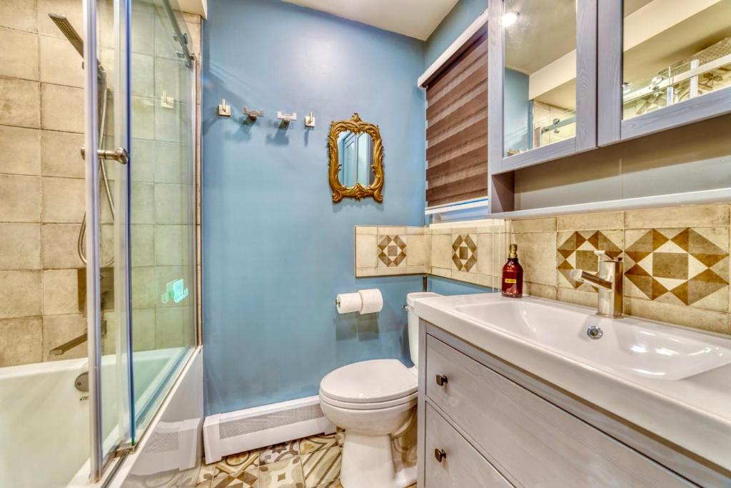Neocolonial Nouveau Kensington Vacation Home photo