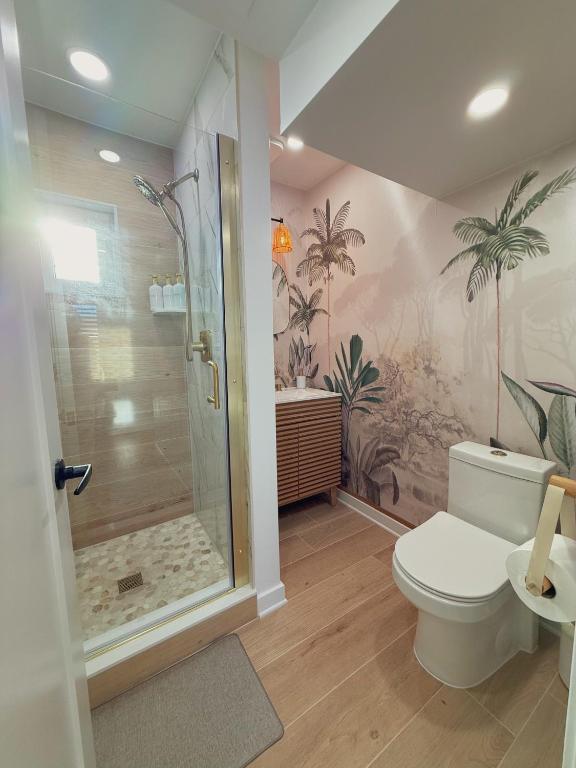 Koupelna v ubytování Elegant 3BR 2BA Entire Apartment Short Walk To The Beach Heart Of Wildwood