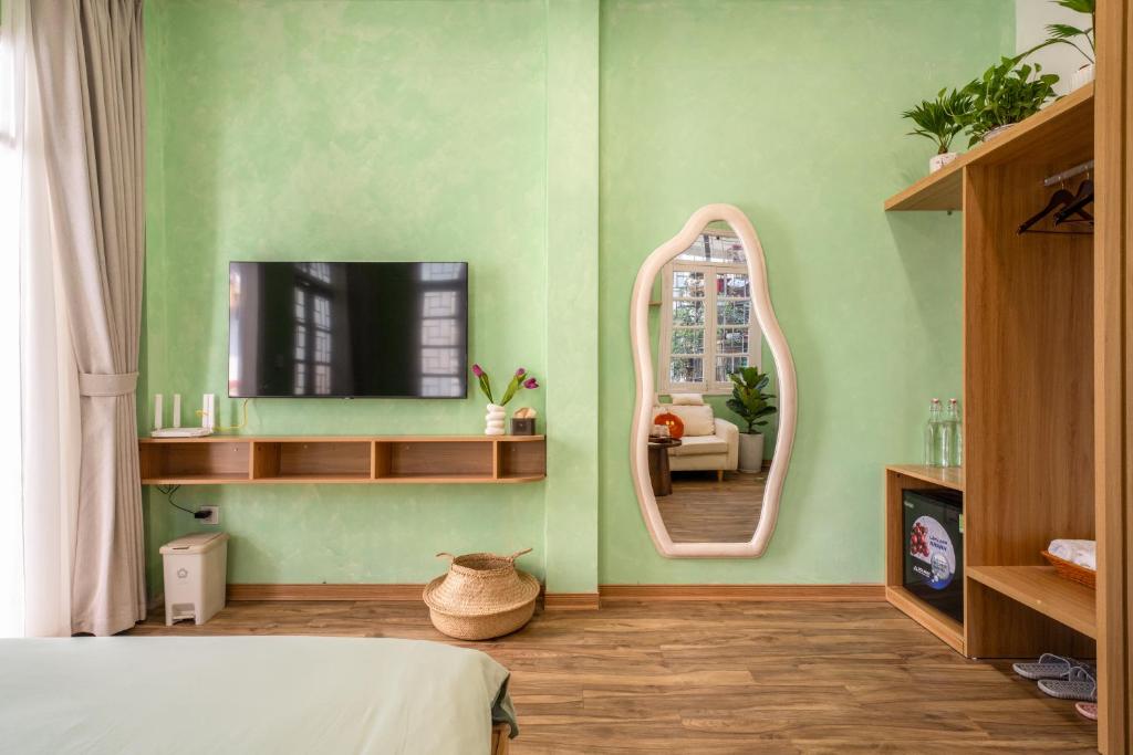 TV a/nebo společenská místnost v ubytování Dechill House