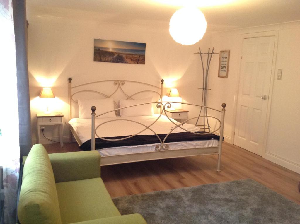 Royal Guest House - Double Room With Private Bathroom