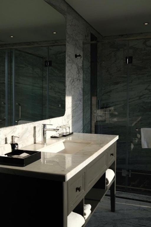 Suite Nhìn Ra Thành Phố
