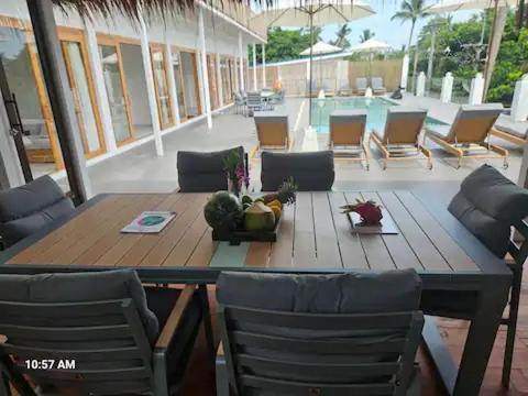 Posezení v ubytování 8 Bedroom Monkey Villa 101