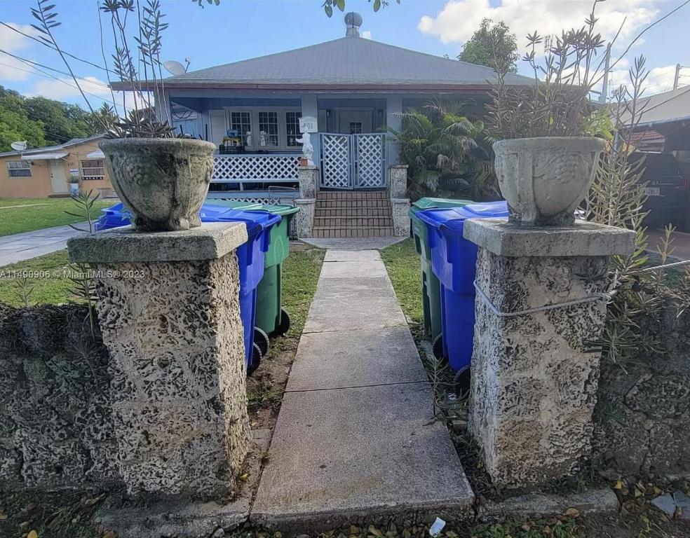 Bazén v ubytování Azucar Miami nebo v jeho okolí