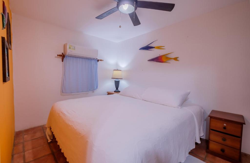 Cama o camas de una habitación en Seven Seas Resort Adults Only