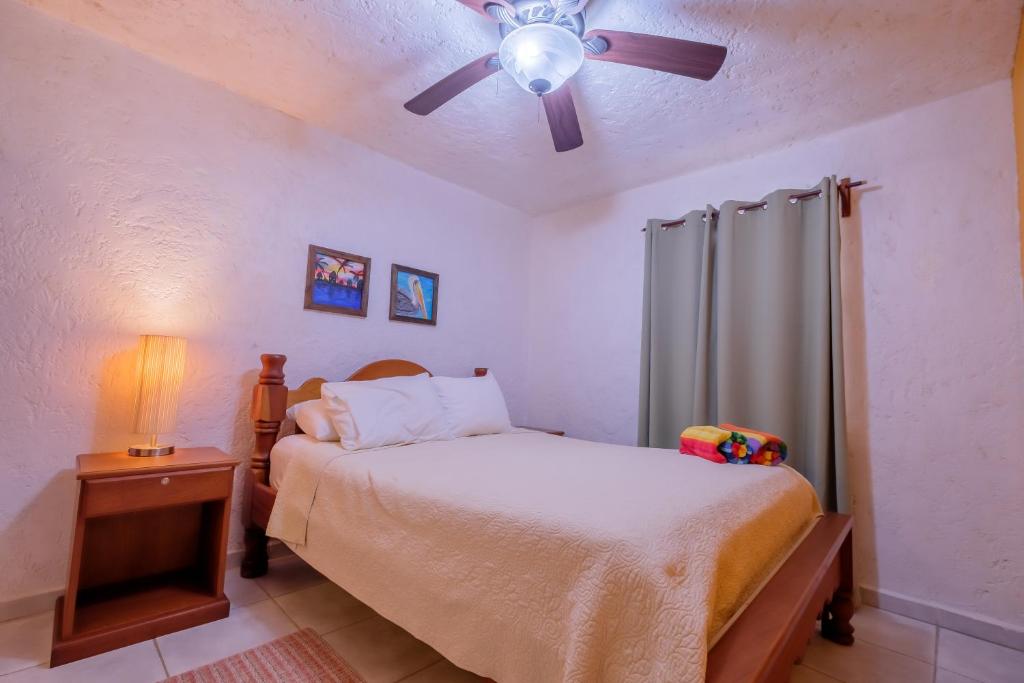 Cama o camas de una habitación en Seven Seas Resort Adults Only