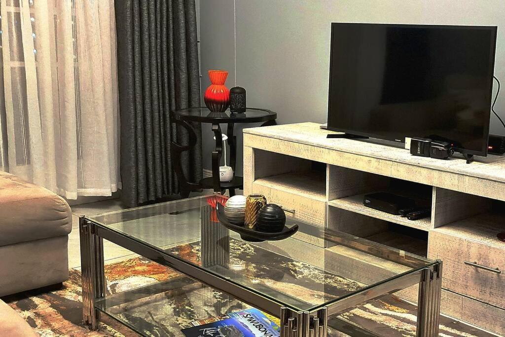 Luxury Apartment - In the heart of Avenues!