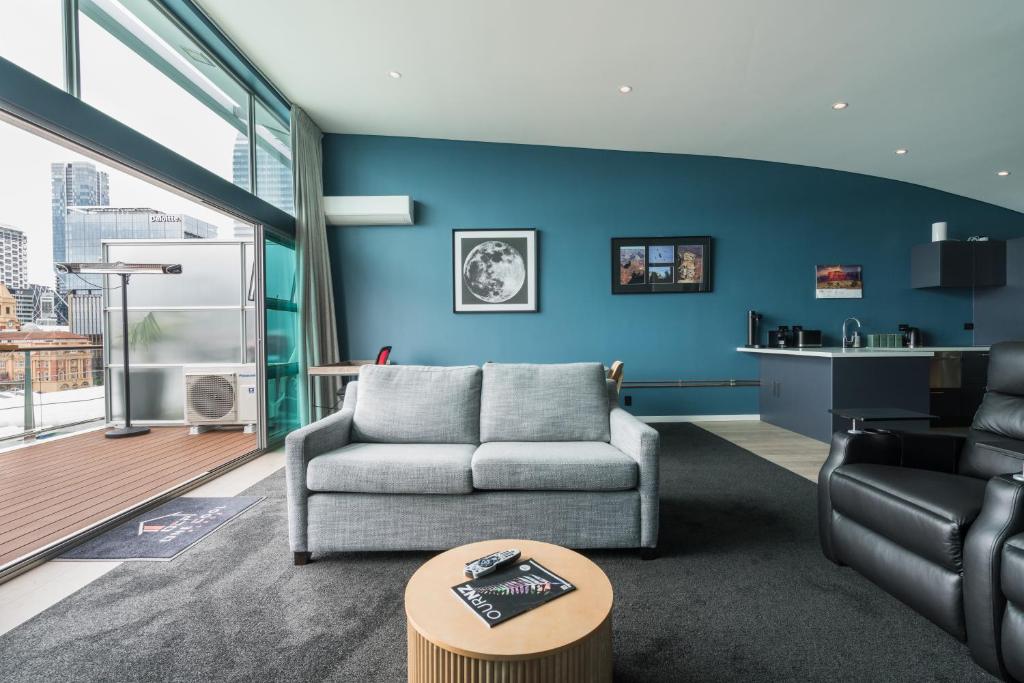 Penthouse apartment with stunning Harbour views - Resim 43