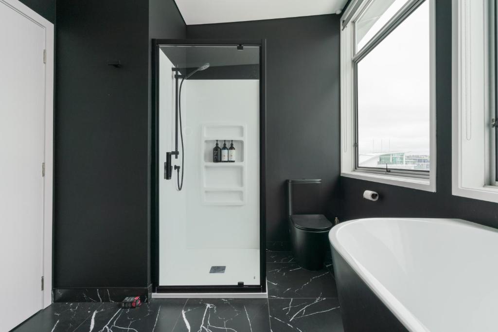 Penthouse apartment with stunning Harbour views - Resim 3