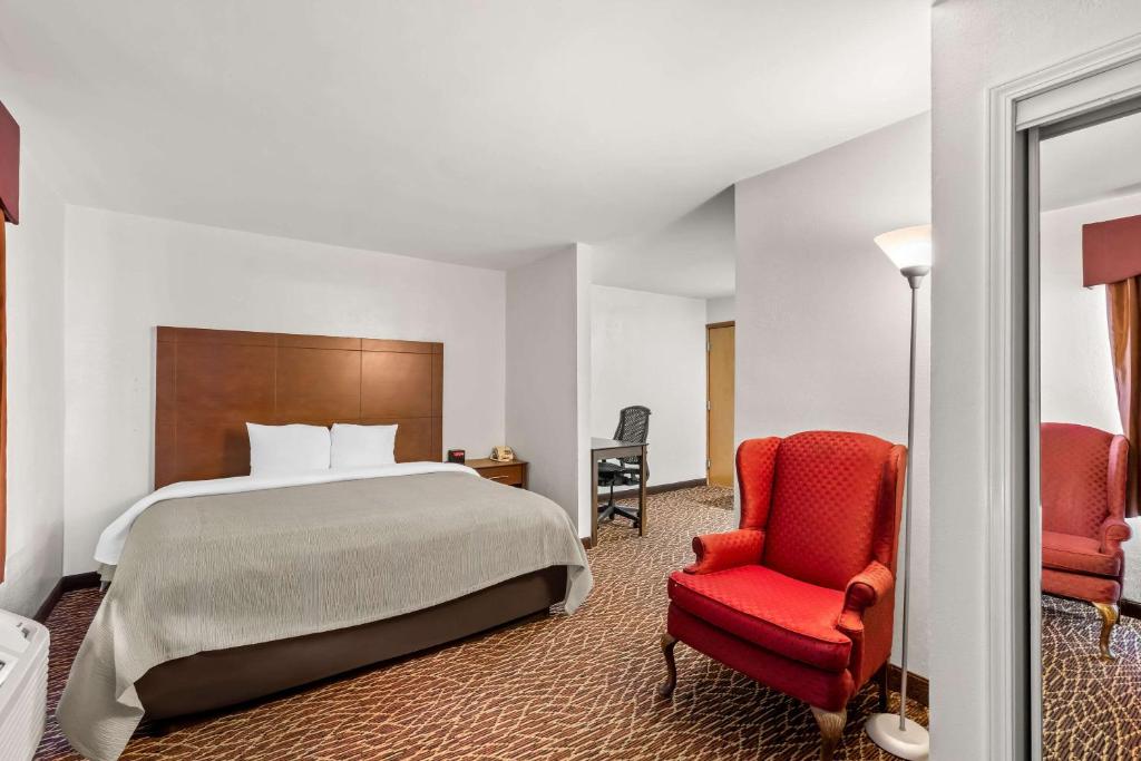 Quality Inn - One Room Suite - Non Smoking