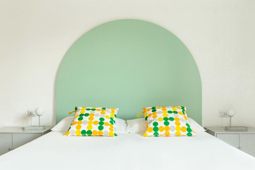 A bed or beds in a room at Spacebility City - self check-in