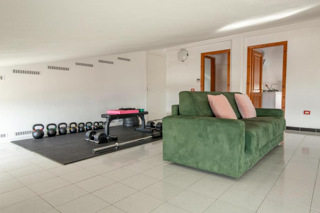 Posilňovňa alebo fitness centrum v ubytovaní Spacebility Airport - self check-in