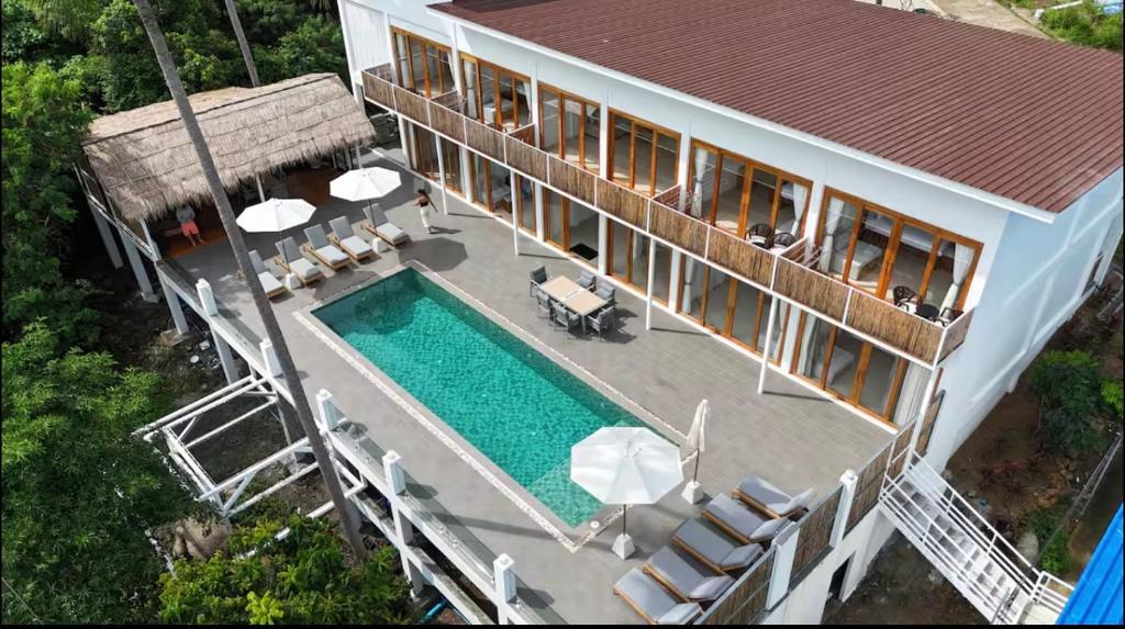 Bazén v ubytování 8 Bedroom Monkey Villa 101 nebo v jeho okolí