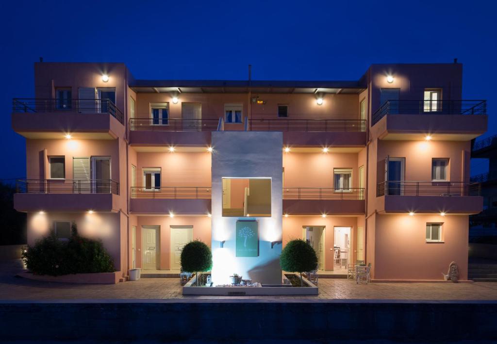 a night view of a building at night at Casa di Terra in Gythio