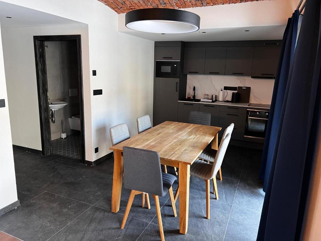 Kuchyň nebo kuchyňský kout v ubytování Apartmány Šestka