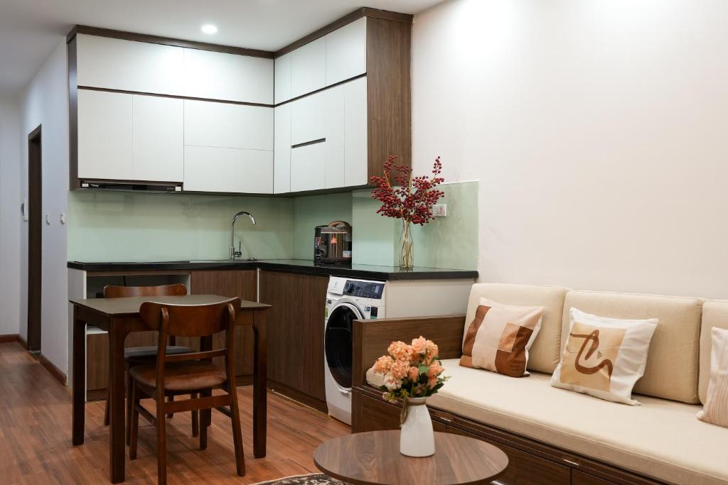 Kuchyň nebo kuchyňský kout v ubytování NINE HOUSING 49 Linh Lang