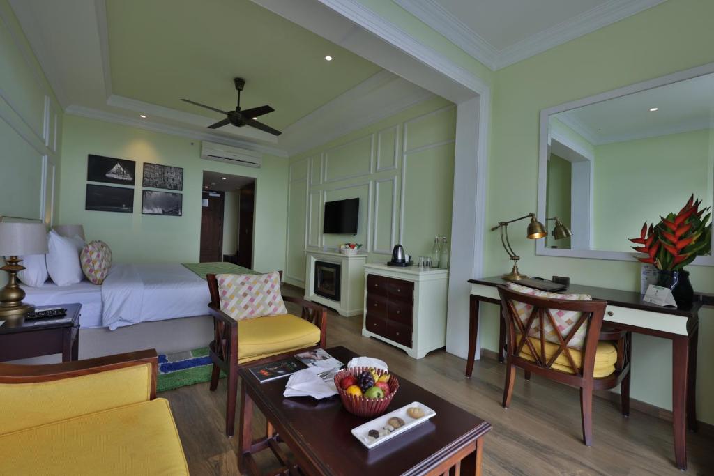 Fragrant Nature Munnar - A Five Star Classified Hotel - 部分山景标准热带绿色间