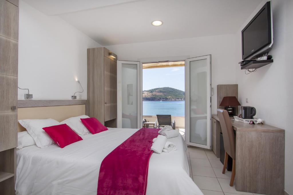 Hôtel et Résidence Ta Kladia - Omigna - Habitación Triple