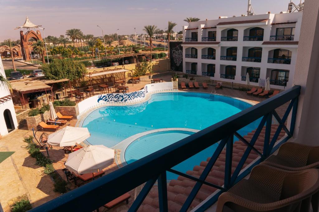 Bazén v ubytování El Khan Sharm Hotel nebo v jeho okolí