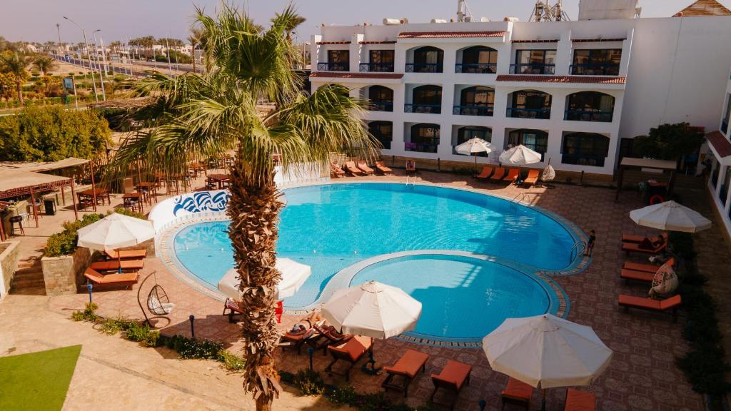 Bazén v ubytování El Khan Sharm Hotel nebo v jeho okolí