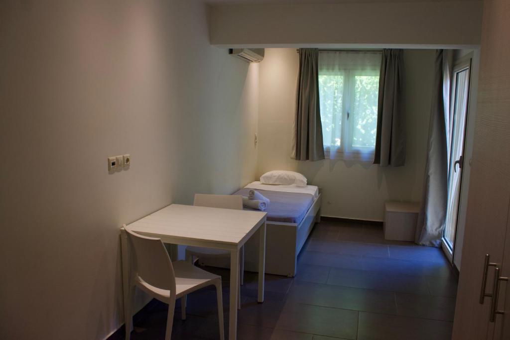 Makris Yialos Apartments - 14