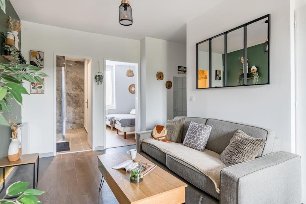 Χώρος καθιστικού στο Le Louisa - Cosy et chic 30 min LYON