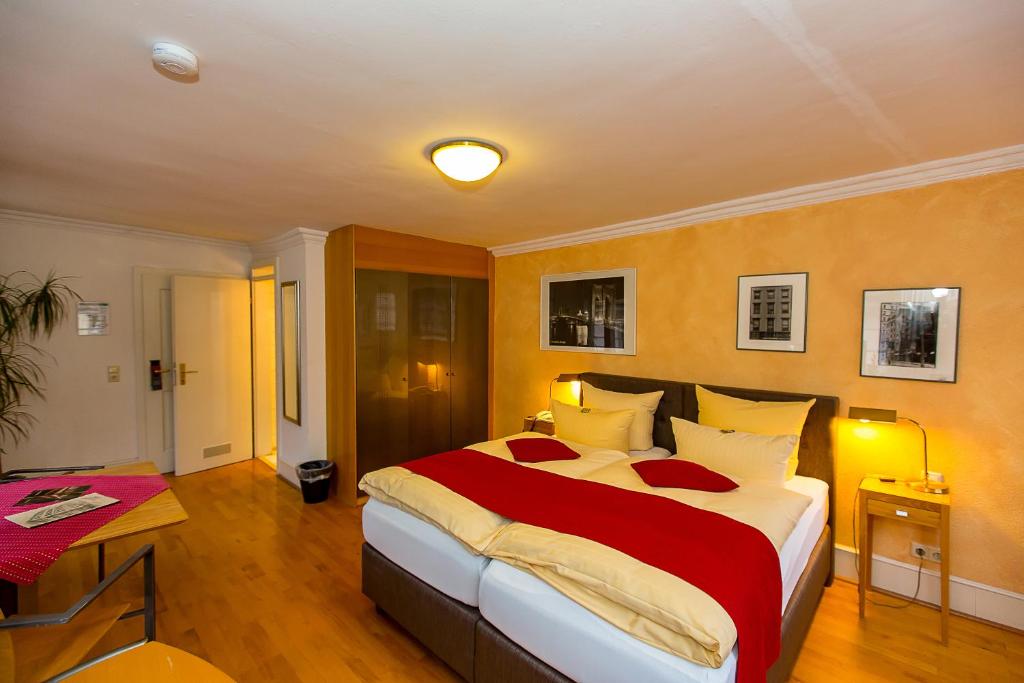 Hotel Goldener Falke - Resim 24