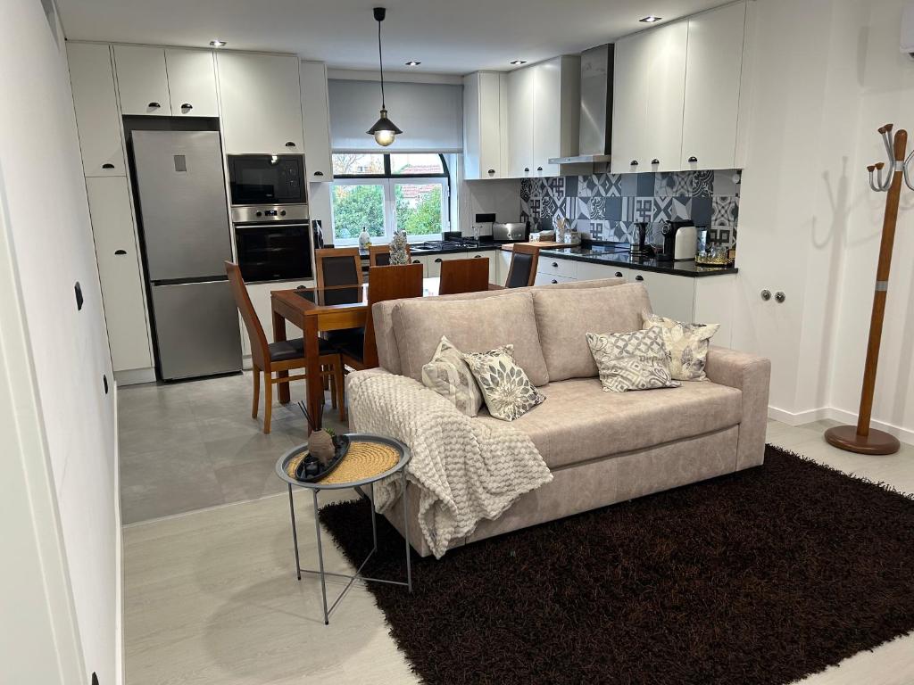 AHLIN SUITES 2