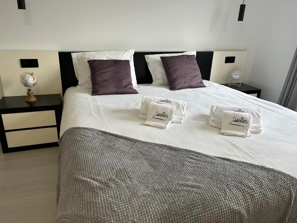 AHLIN SUITES 2